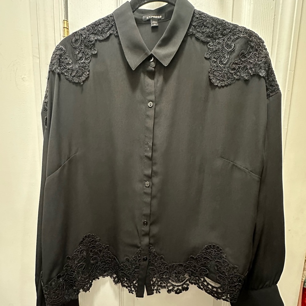 Express Classic Black Top